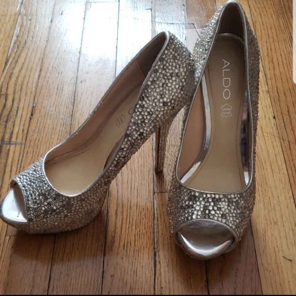 Aldo Silver Rhinestone Glamour Pumps size 38/US 8